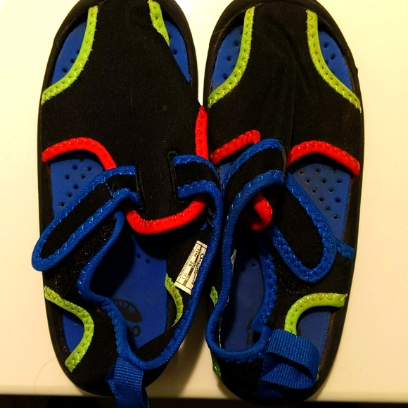 Carter's water/swim shoes 11 - Picture 2 of 5